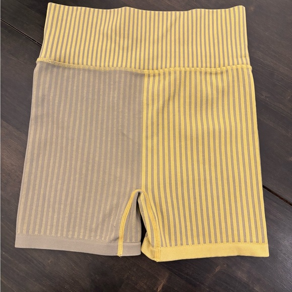 Free people movement Stripe Mixing Biker Shorts size XS/S - Picture 3 of 5